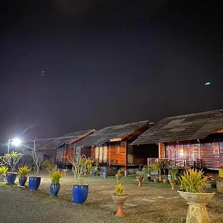 Tamteh Homestay Ayer Hitam Exterior photo