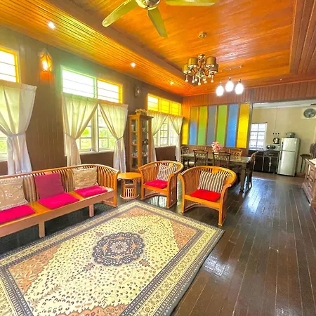 Tamteh Homestay Ayer Hitam Exterior photo